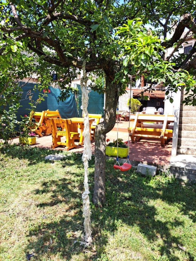 Hostal Sobe Anja Brtonigla Exterior foto